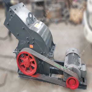 PC200x300小型錘式破碎機發貨圖片_發往河北唐山_粉碎化肥