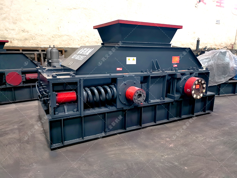 處理玄武巖、鵝卵石成沙的小型對輥制砂機(jī)產(chǎn)量多大？