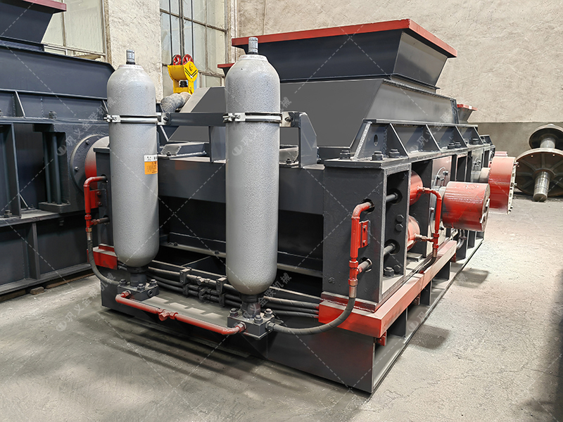 2PGY1208大型液壓對輥制砂機(jī)發(fā)貨 發(fā)往吉林