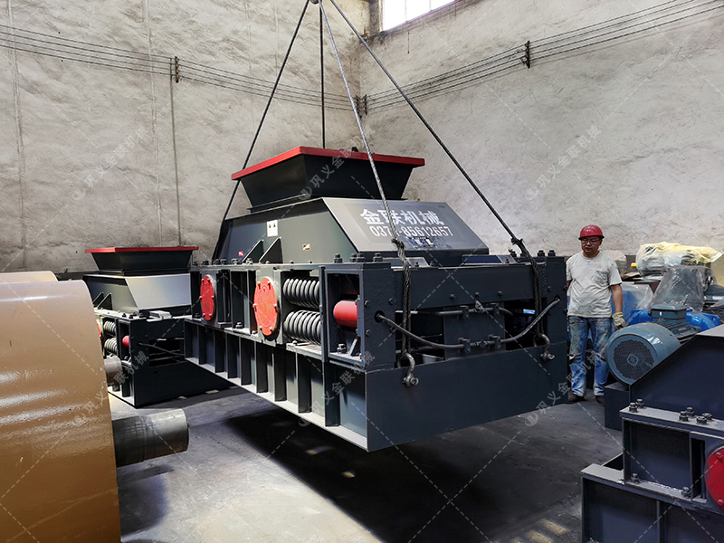 2PG1200x800彈簧式對輥破碎制砂機(jī)發(fā)貨圖片