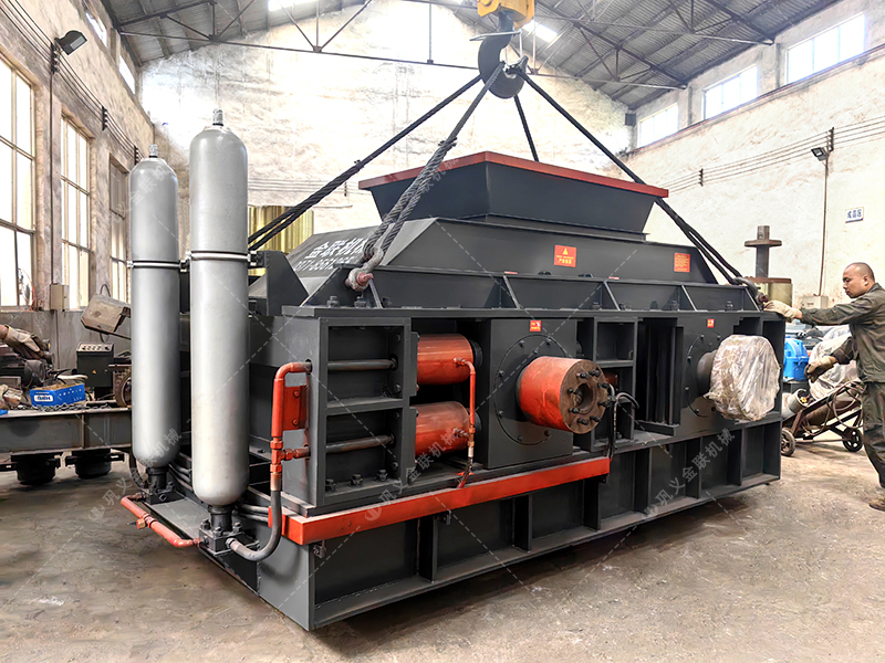 2PG1510半自動大型液壓對輥破碎制砂機發往廣東