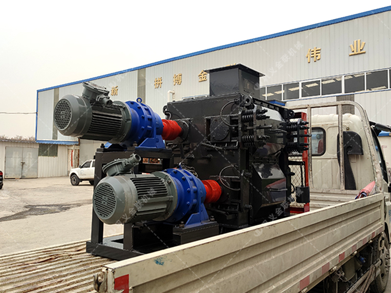 4PG0404小型四輥破碎機(jī)發(fā)貨圖片_發(fā)往新疆阿克蘇_破碎石英石