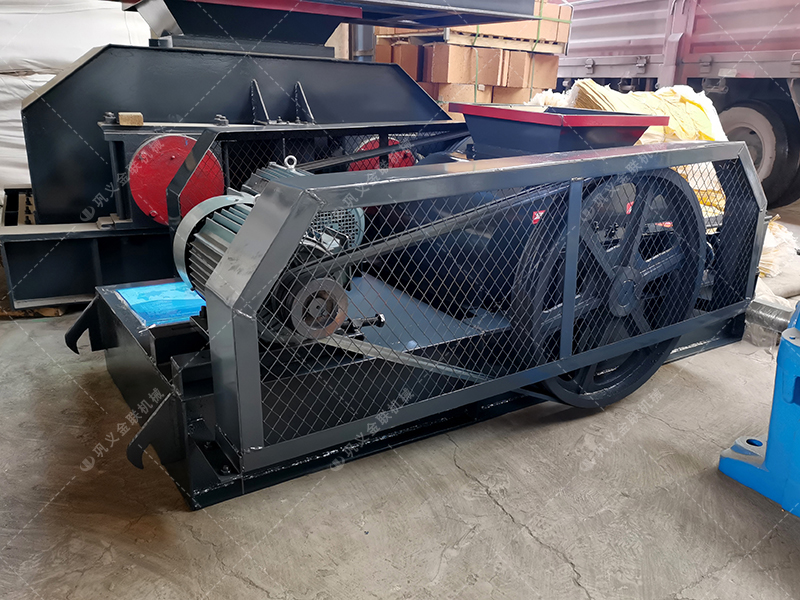 2PCG小型雙齒輥破碎機發(fā)貨圖片_發(fā)往烏魯木齊_破碎玻璃