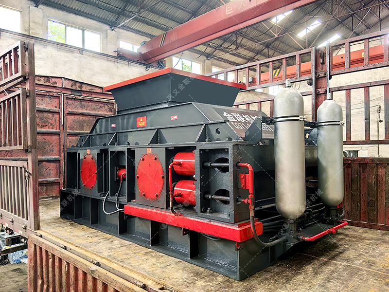 液壓對輥制砂機破碎一噸瓜米石，能出多少砂子？