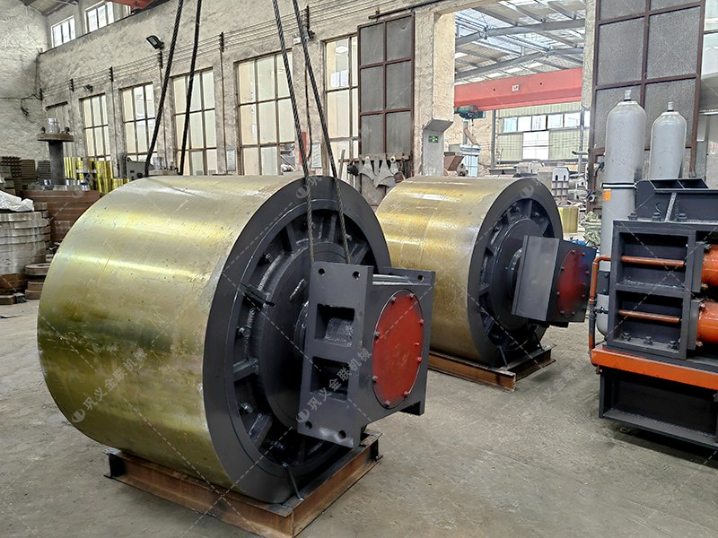 石子制砂用什么設(shè)備好？液壓對(duì)輥破碎機(jī)的優(yōu)勢(shì)解析