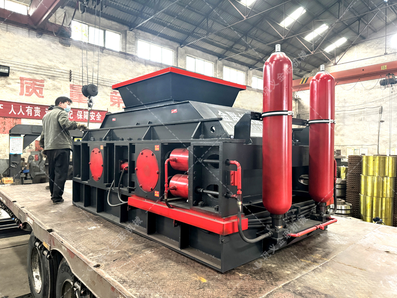 低轉速高壓力對輥制砂機，憑什么成為高品質機制砂的 “粒形守護神”？