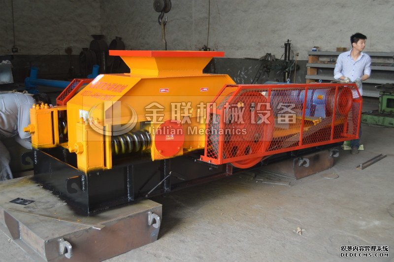 對(duì)輥制砂機(jī)