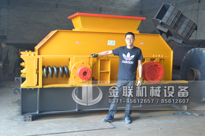 【對(duì)輥破碎機(jī)價(jià)格】對(duì)輥破碎機(jī)多少錢一臺(tái)?